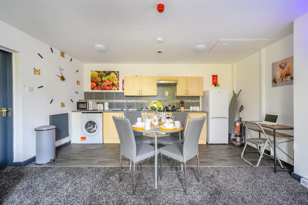 -F5Gh- For Relaxed & Cosy Stay, Free Parking, Wifi 利兹 外观 照片