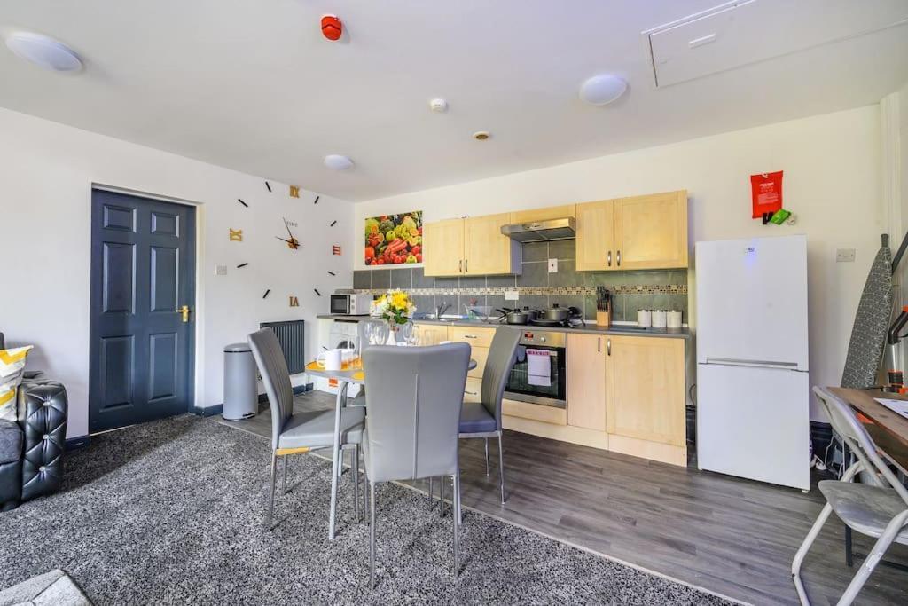 -F5Gh- For Relaxed & Cosy Stay, Free Parking, Wifi 利兹 外观 照片